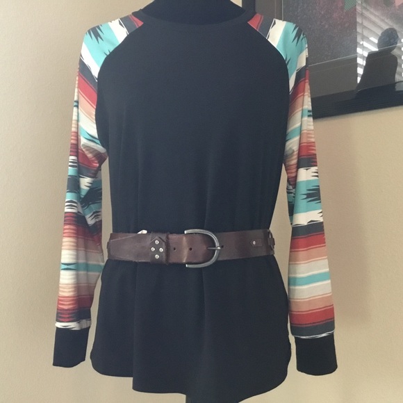 Black shirt with Aztec print long sleeves - Picture 2 of 11